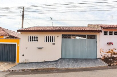 CASA À VENDA – na parte Alta do ISTOR LUPPI em Itapira/SP