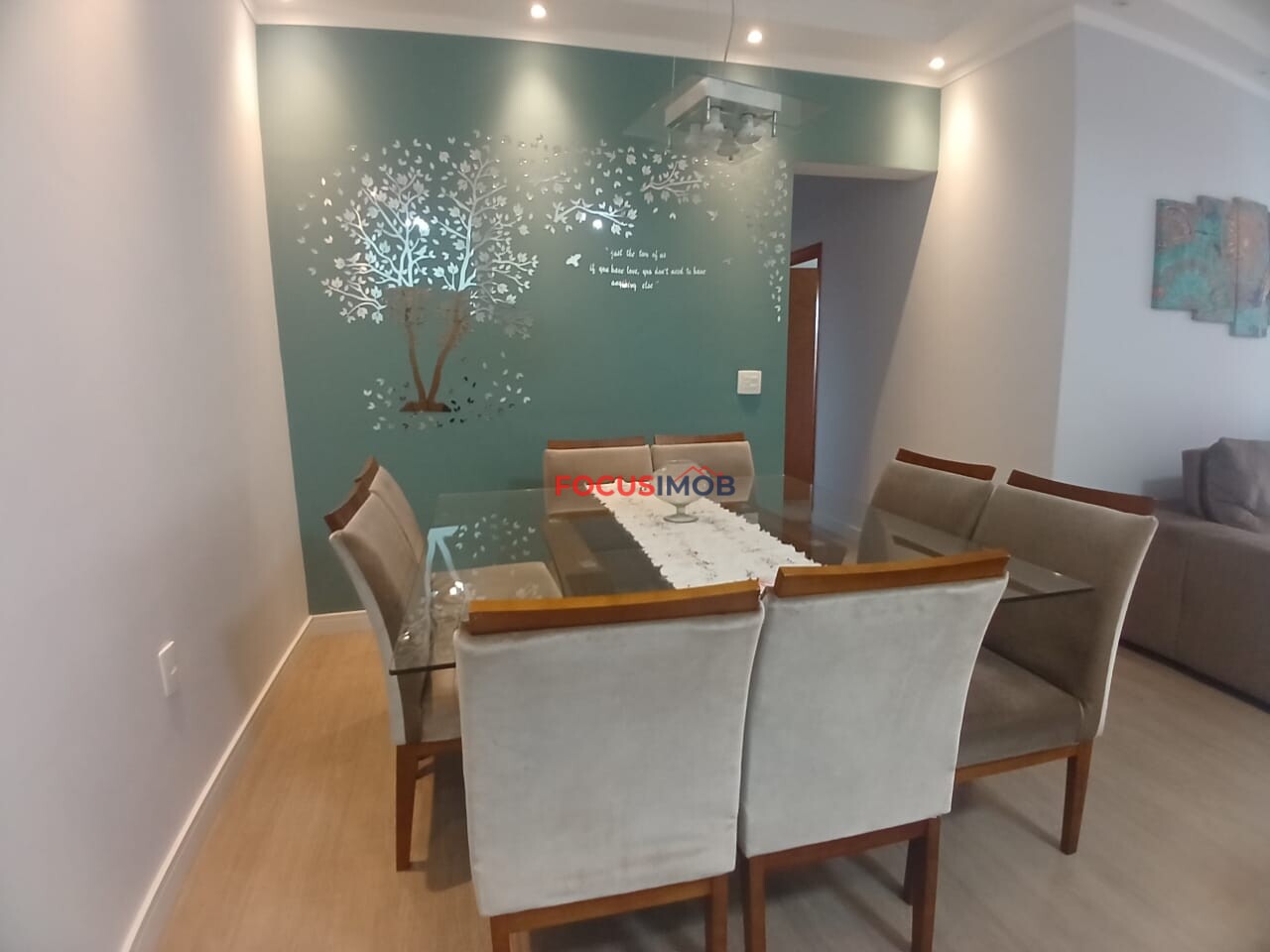 Apartamento localizado no 2º andar, em prédio com elevador, oferecendo conforto e praticidade no dia a dia.