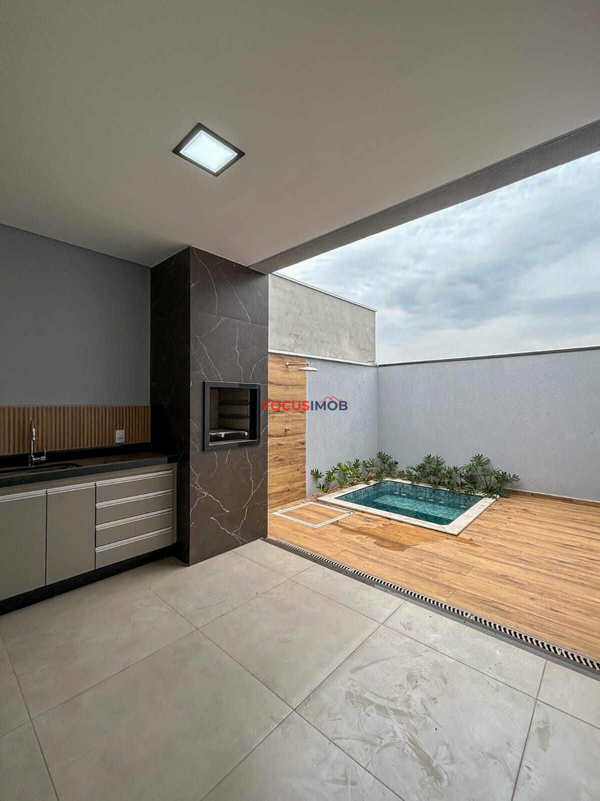 Casa a Venda Condomínio Santa Mônica III, Mogi Guaçu-SP