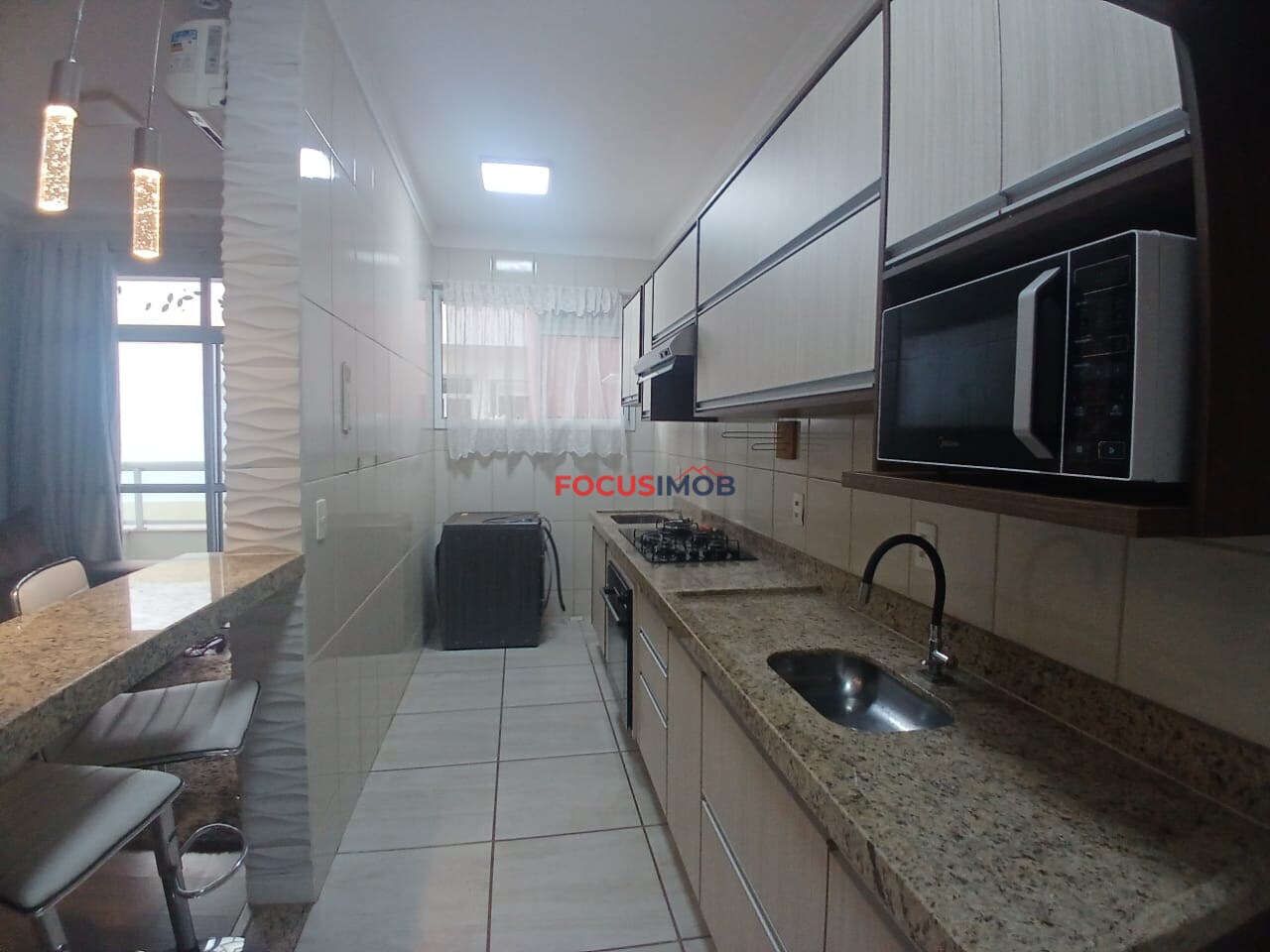 Apartamento localizado no 2º andar, em prédio com elevador, oferecendo conforto e praticidade no dia a dia.