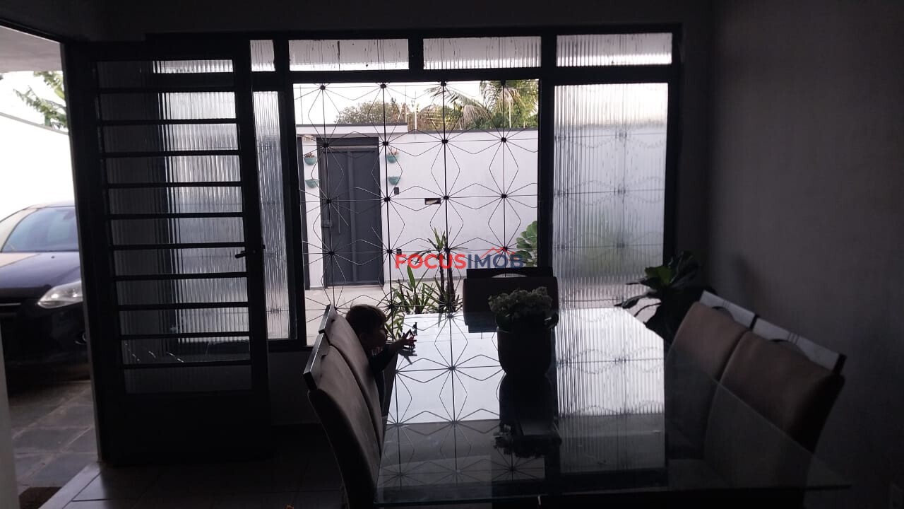 Casa no bairro Cambuí - Mogi Guaçu - 3 Dormitórios