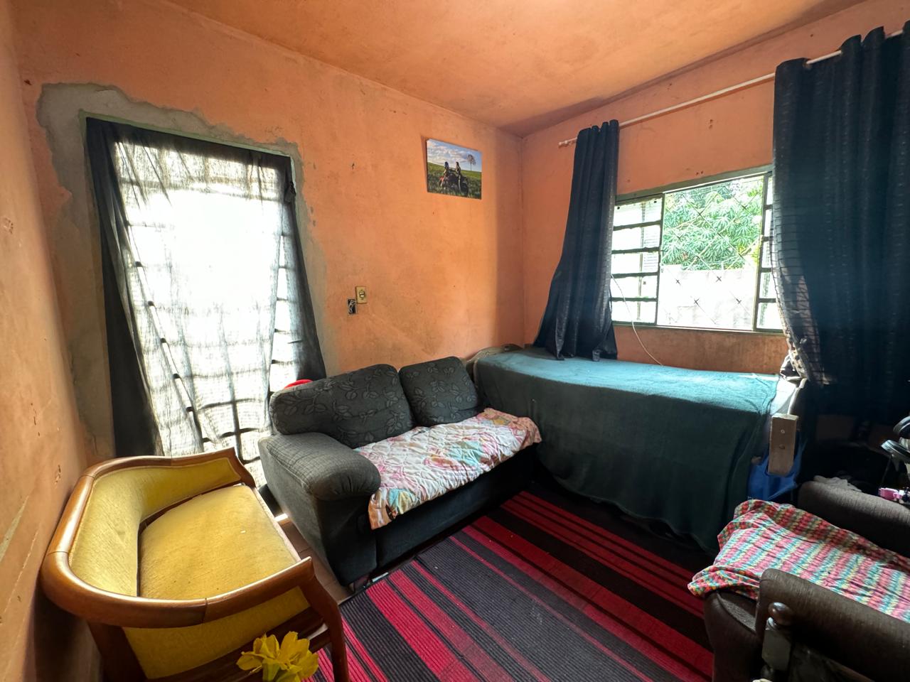 Terreno com casa antiga para reforma ou demolição em rua principal do Jd Novo II