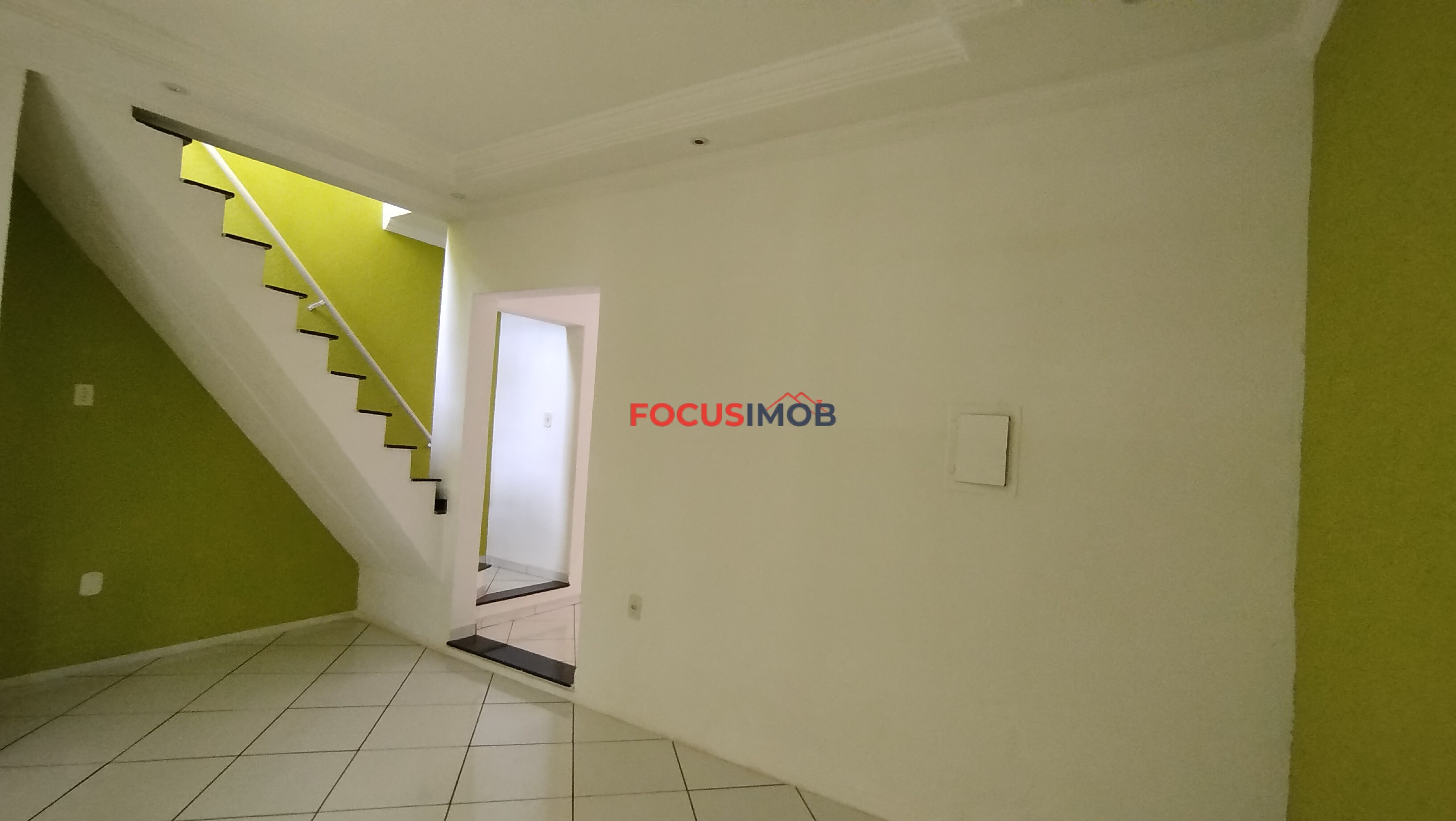 Sobrado três dormitórios no Jd Victoria Mogi Guaçu