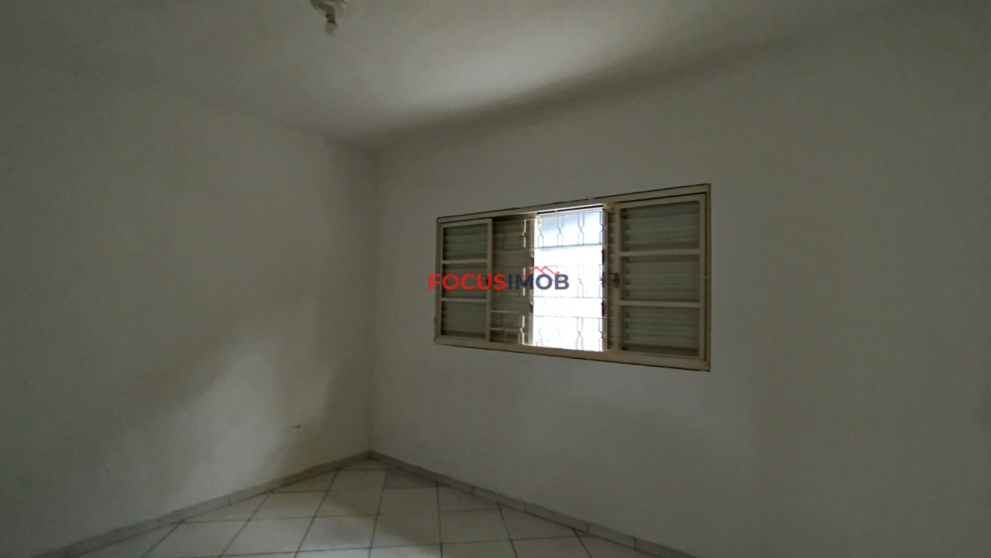 Sobrado três dormitórios no Jd Victoria Mogi Guaçu