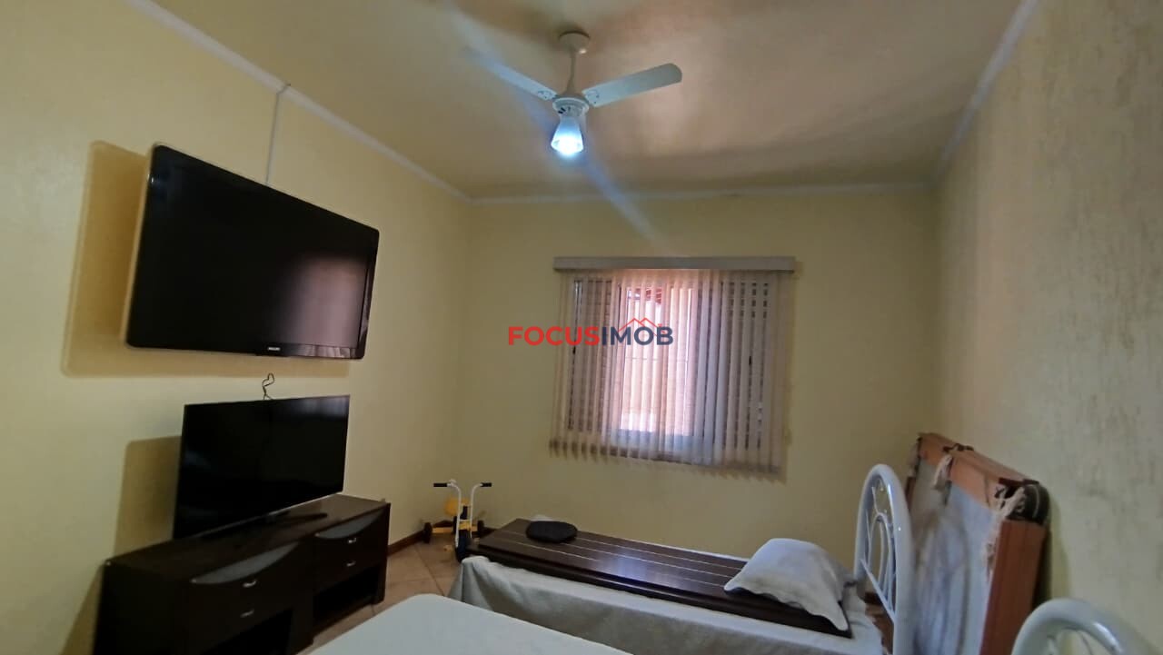 Chácara escriturada de 2.000m2 com casa ampla em condomínio fechado