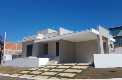 VENDO RESIDÊNCIA MODERNA E NOVA LOCALIZADA NUM LOTEAMENTO FECHADO