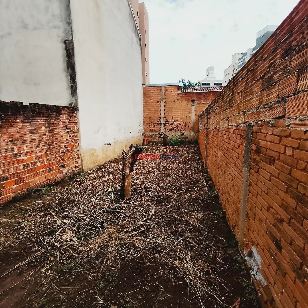 Casa á Venda no centro de Itapira-SP