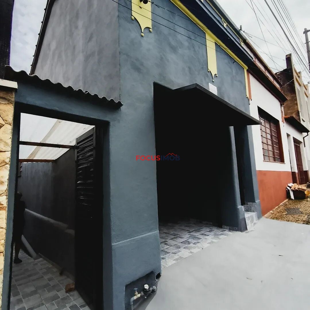 Casa á Venda no centro de Itapira-SP