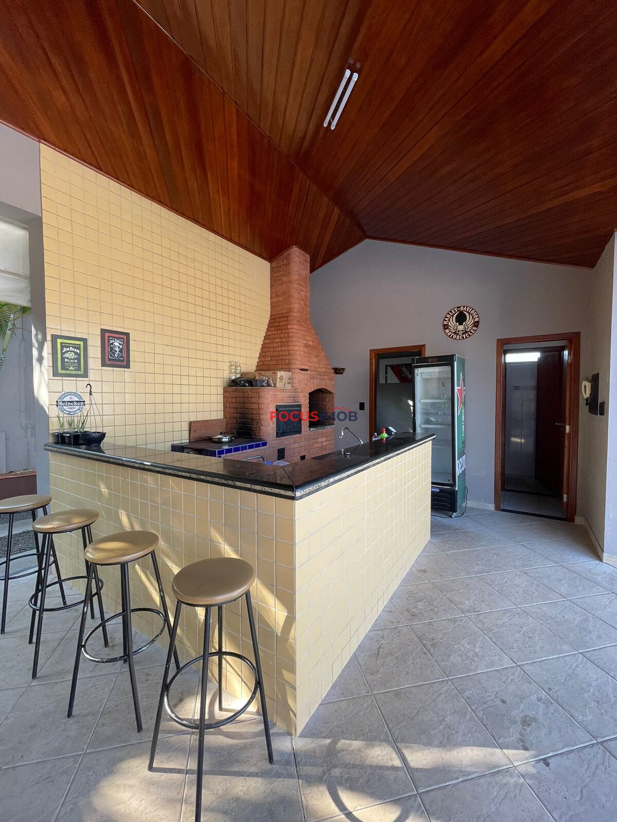 Casa moderna à venda com lazer completo e energia fotovoltaica