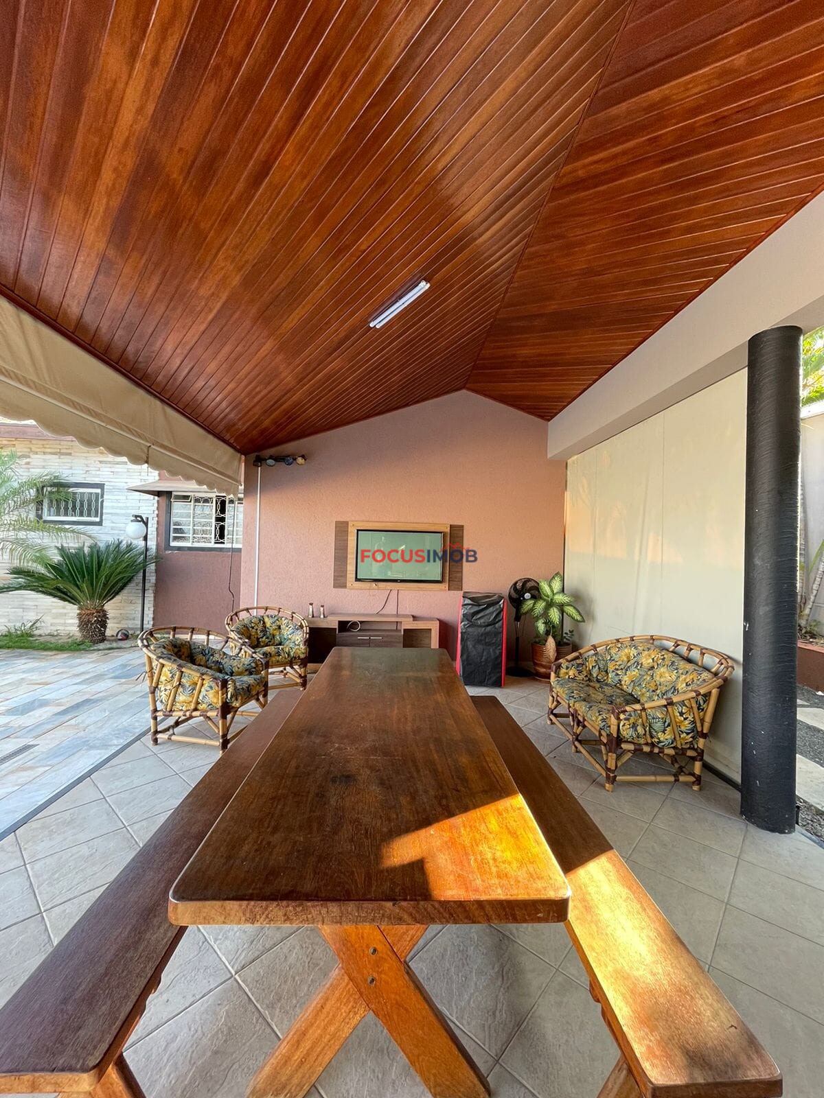 Casa moderna à venda com lazer completo e energia fotovoltaica