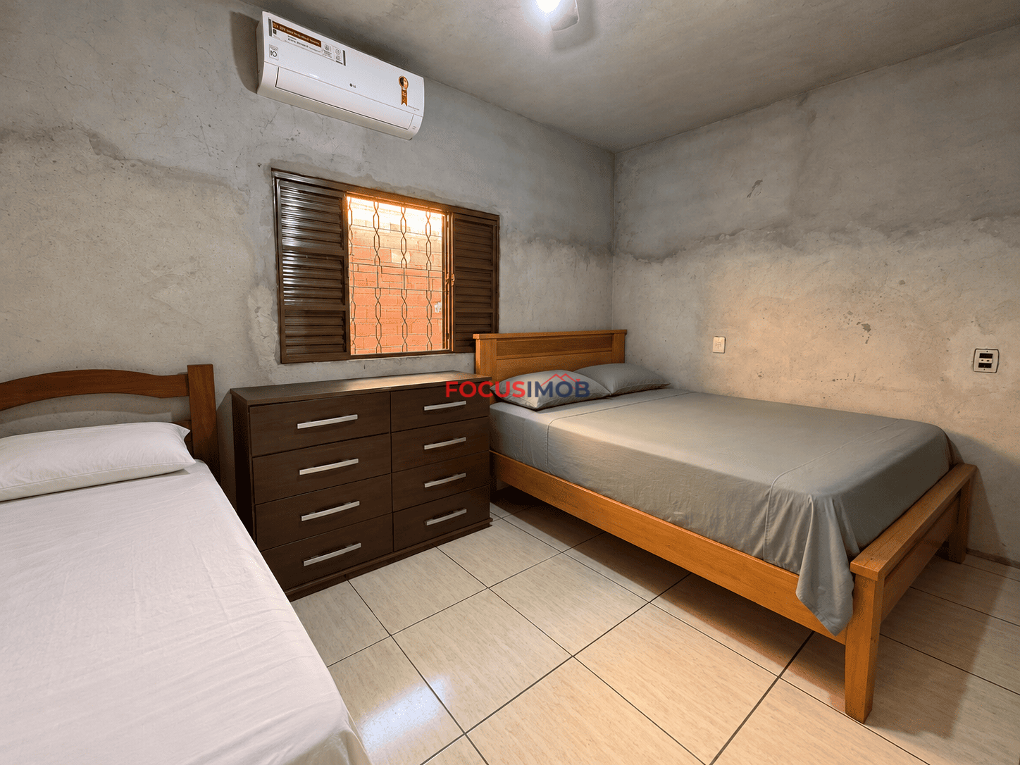 Casa à Venda no Jardim Canaã II – 2 Dormitórios, Quintal e Garagem com Portão Automático – Mogi Guaçu/SP