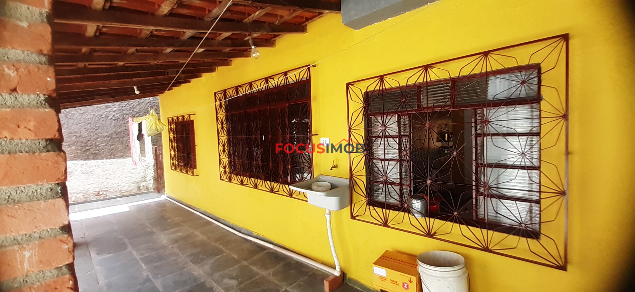 Linda casa no Jardim Itacolomy Zona Sul