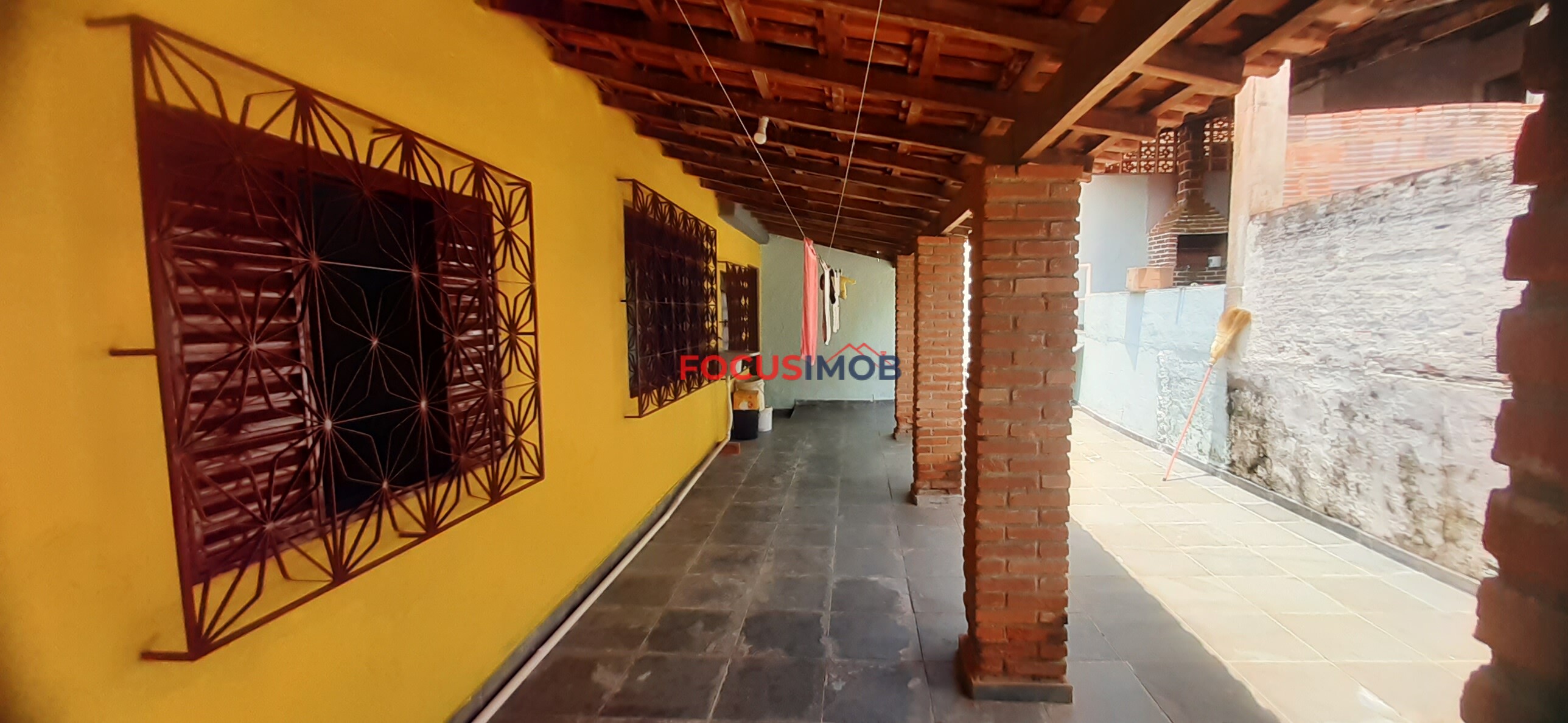 Linda casa no Jardim Itacolomy Zona Sul