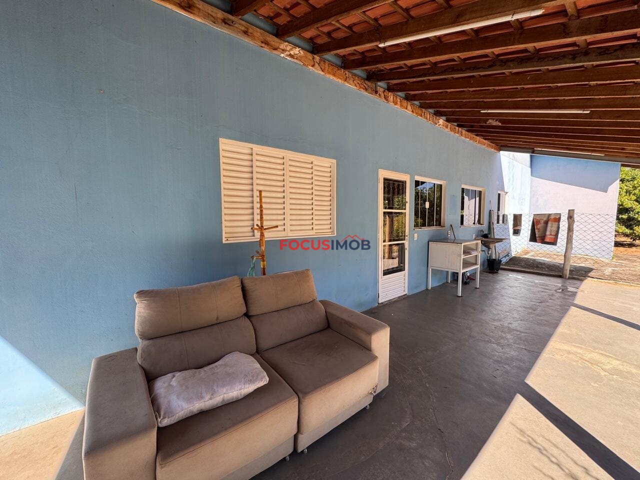 Chácara Completa com 2.000 m², Casas, Piscina e Energia Solar – Porteira Fechada
