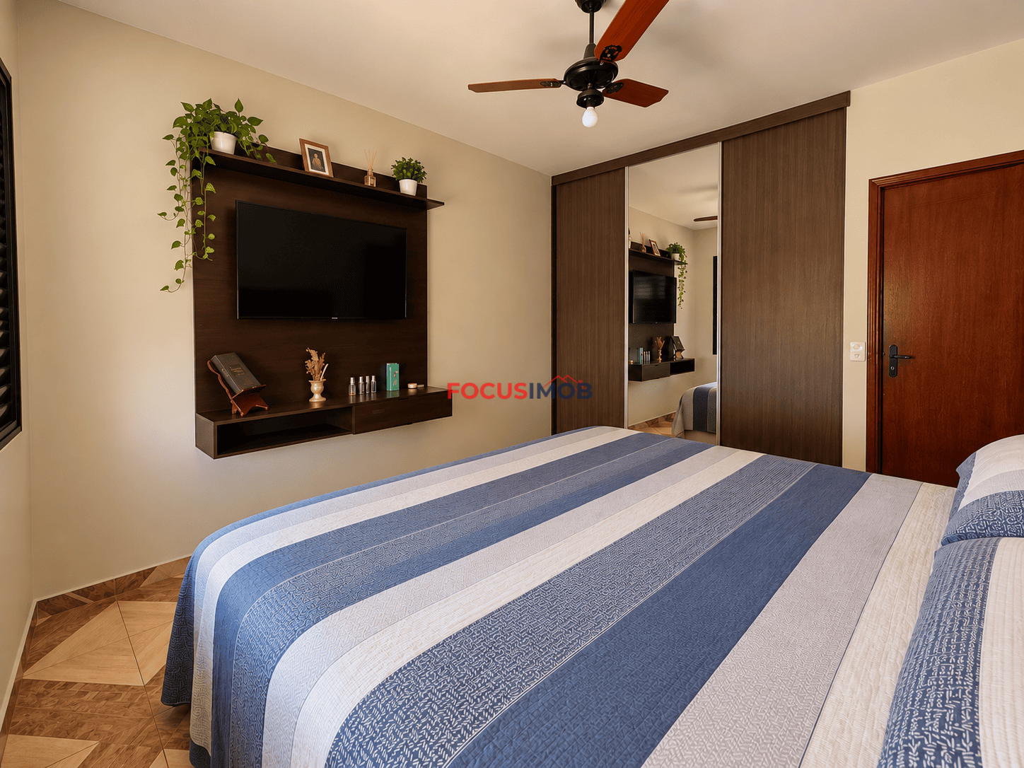 Casa com 3 Quartos, Closet e Garagem para 3 Carros – Jardim Itacolomy