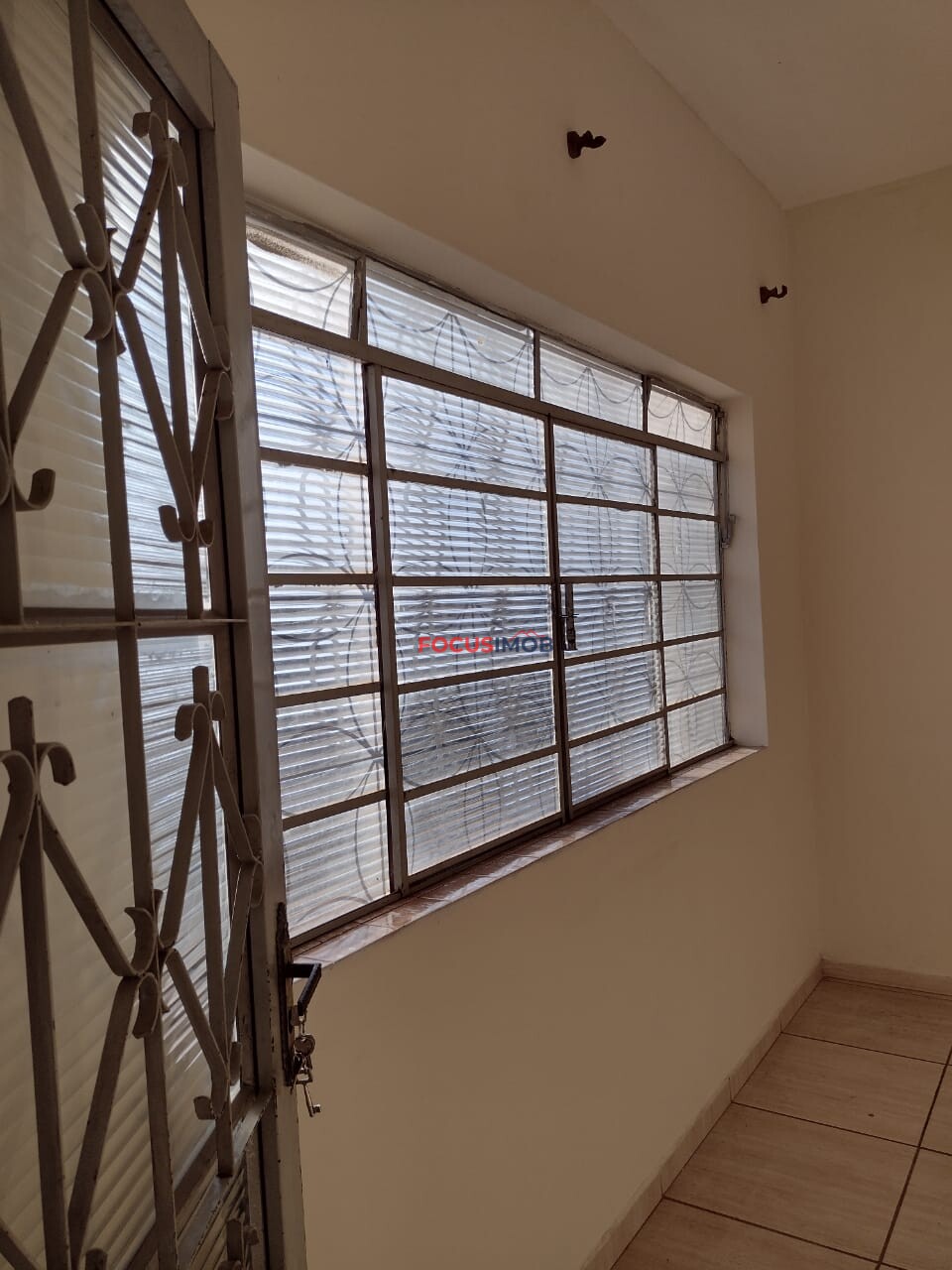 Casa na Vila São Carlos -Mogi Guaçu com edícula .