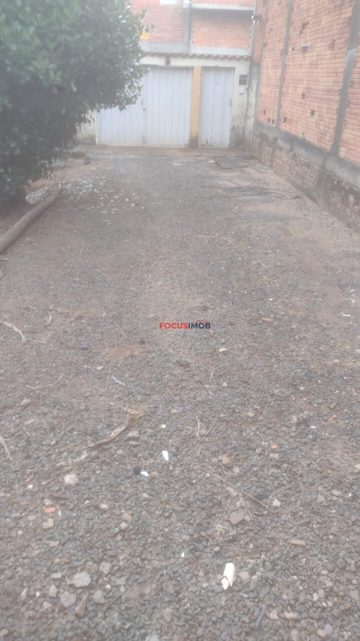 OPORTUNIDADE NO JARDIM SELMA – MOGI GUAÇU Vendo Edícula em terreno de 325m² (13m de frente).