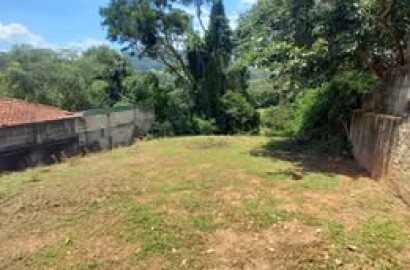 Terreno Plano e Amplo no Vale das Águas - Águas de Lindóia - SP