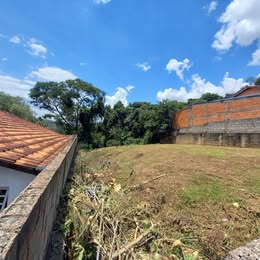 Terreno Plano e Amplo no Vale das Águas - Águas de Lindóia - SP