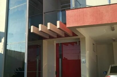 Sobrado Completo no Planalto Verde | 3 Quartos, Suíte Master e Terraço