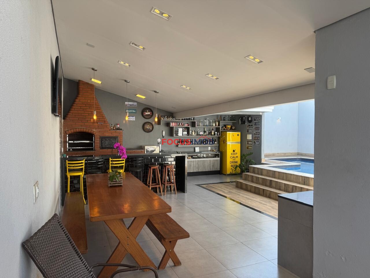 LINDA CASA COM PISCINA À VENDA – JARDIM CASA GRANDE | MOGI GUAÇU/SP