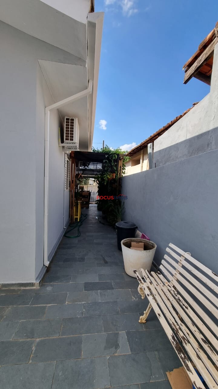 Excelente Imóvel com 3 Dormitórios Próximo ao Centro, Completa com Espaço Gourmet e Quintal
