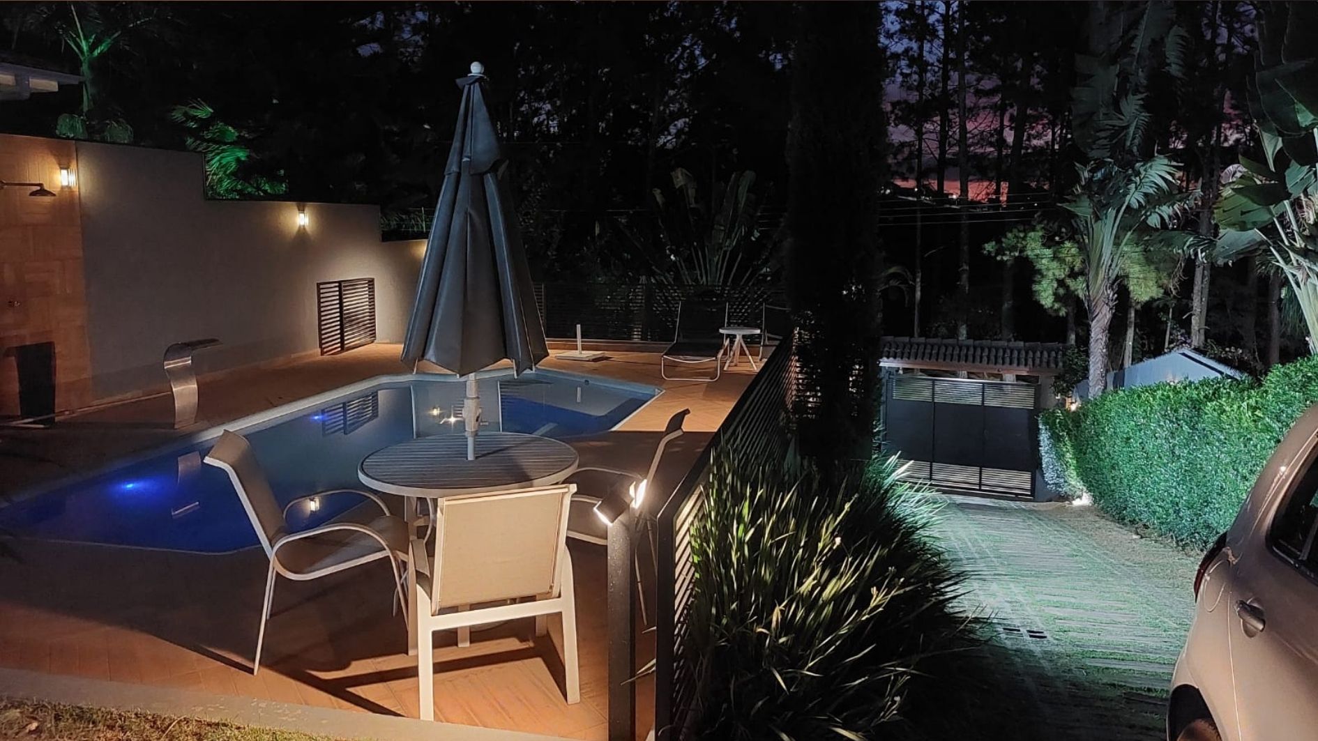 Linda Residência de Alto Padrão, a 1km do centro da cidade de Águas de Lindoia - SP