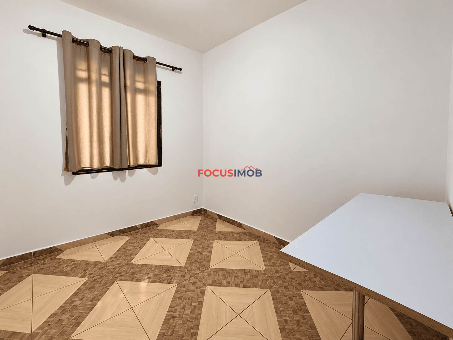 Casa com 3 Quartos, Closet e Garagem para 3 Carros – Jardim Itacolomy