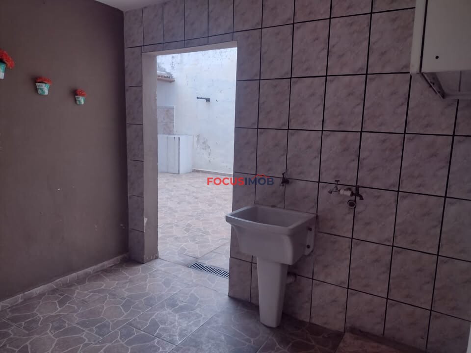 OPORTUNIDADE EM MOGI MIRIM – CASA ESPAÇOSA COM EDÍCULA!