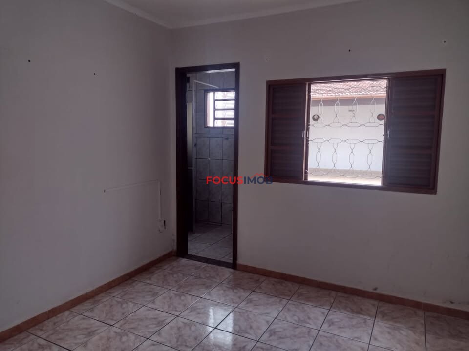 OPORTUNIDADE EM MOGI MIRIM – CASA ESPAÇOSA COM EDÍCULA!