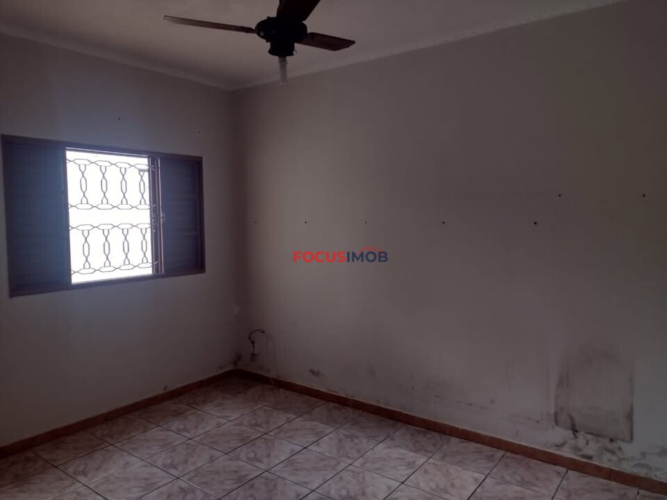 OPORTUNIDADE EM MOGI MIRIM – CASA ESPAÇOSA COM EDÍCULA!