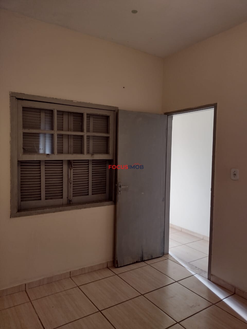 Casa na Vila São Carlos -Mogi Guaçu com edícula .