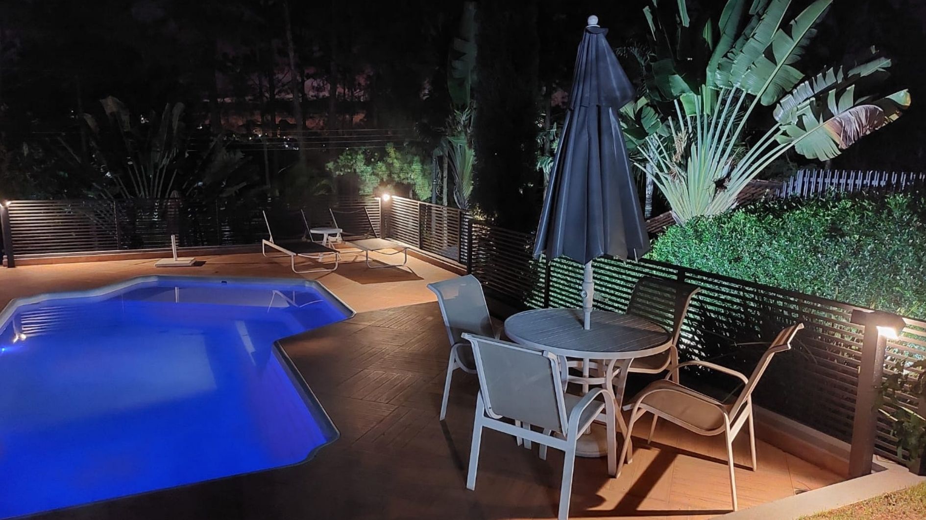 Linda Residência de Alto Padrão, a 1km do centro da cidade de Águas de Lindoia - SP