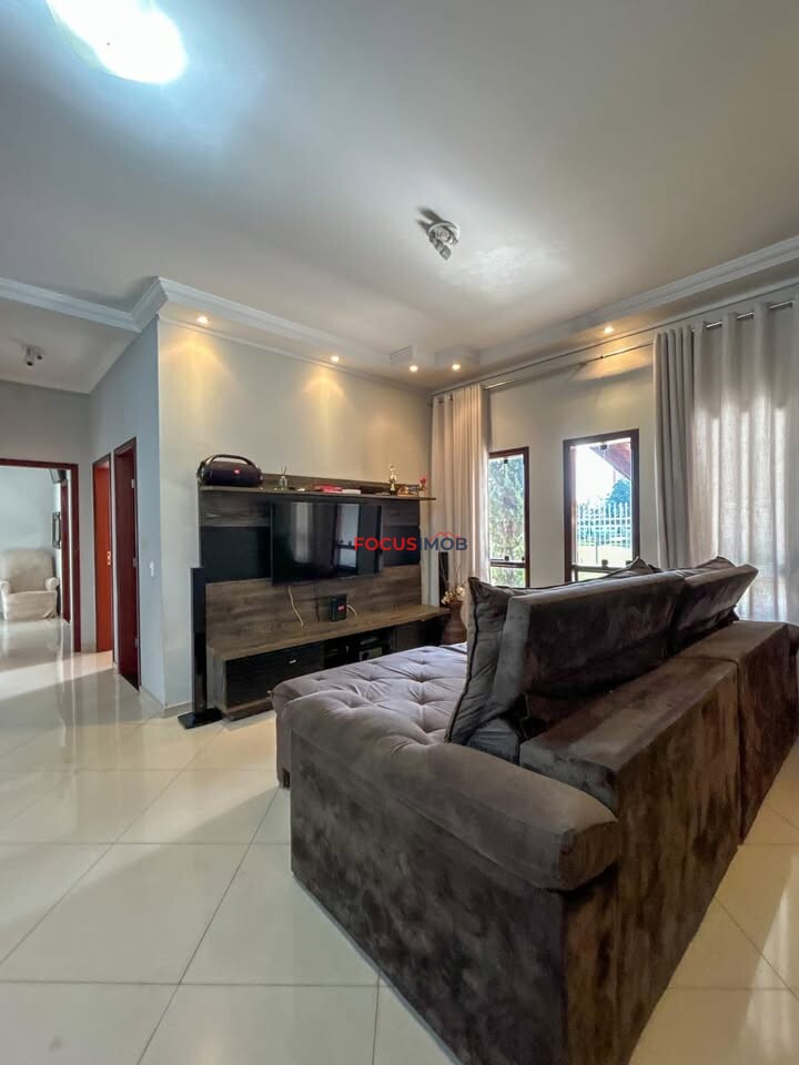 CASA DISPONÍVEL NO JARDIM CAMARGO