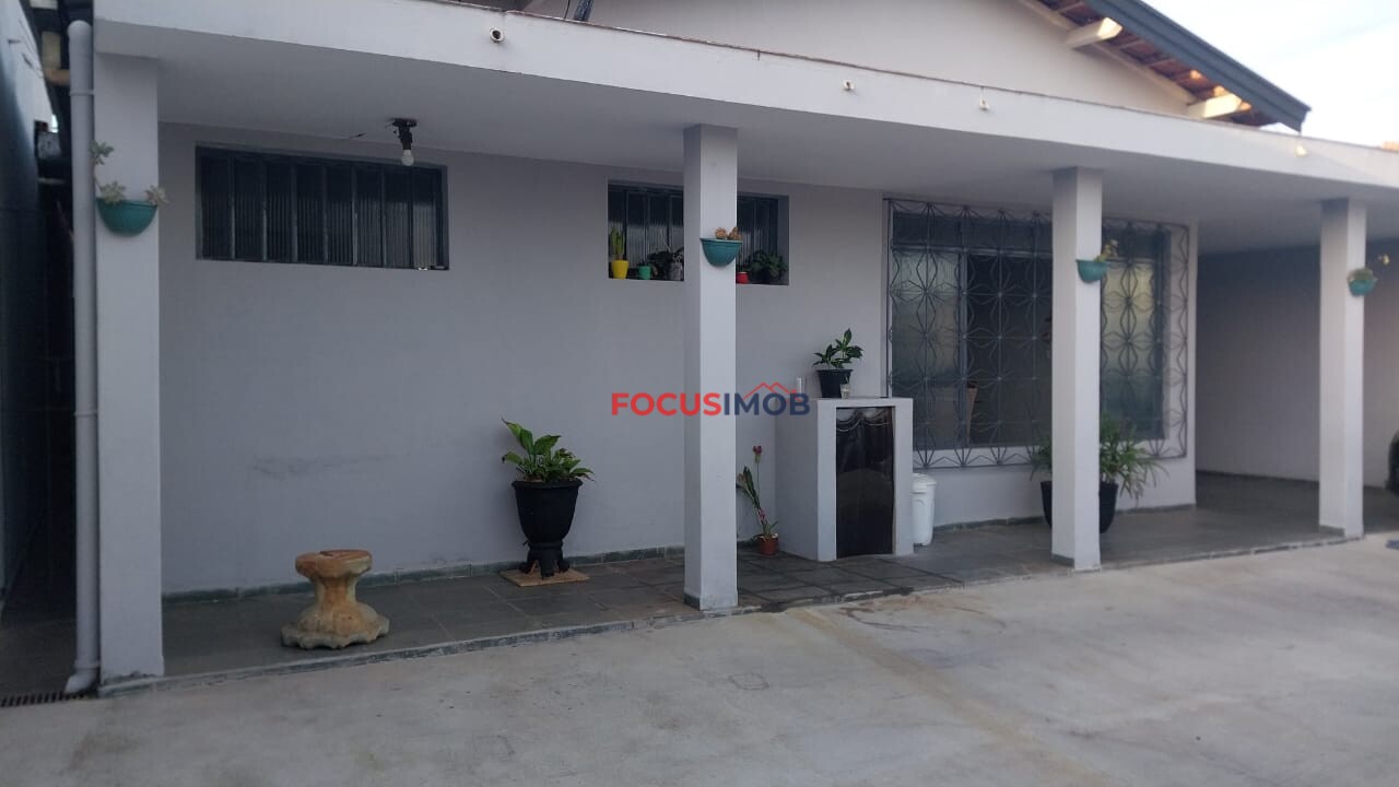 Casa no bairro Cambuí - Mogi Guaçu - 3 Dormitórios