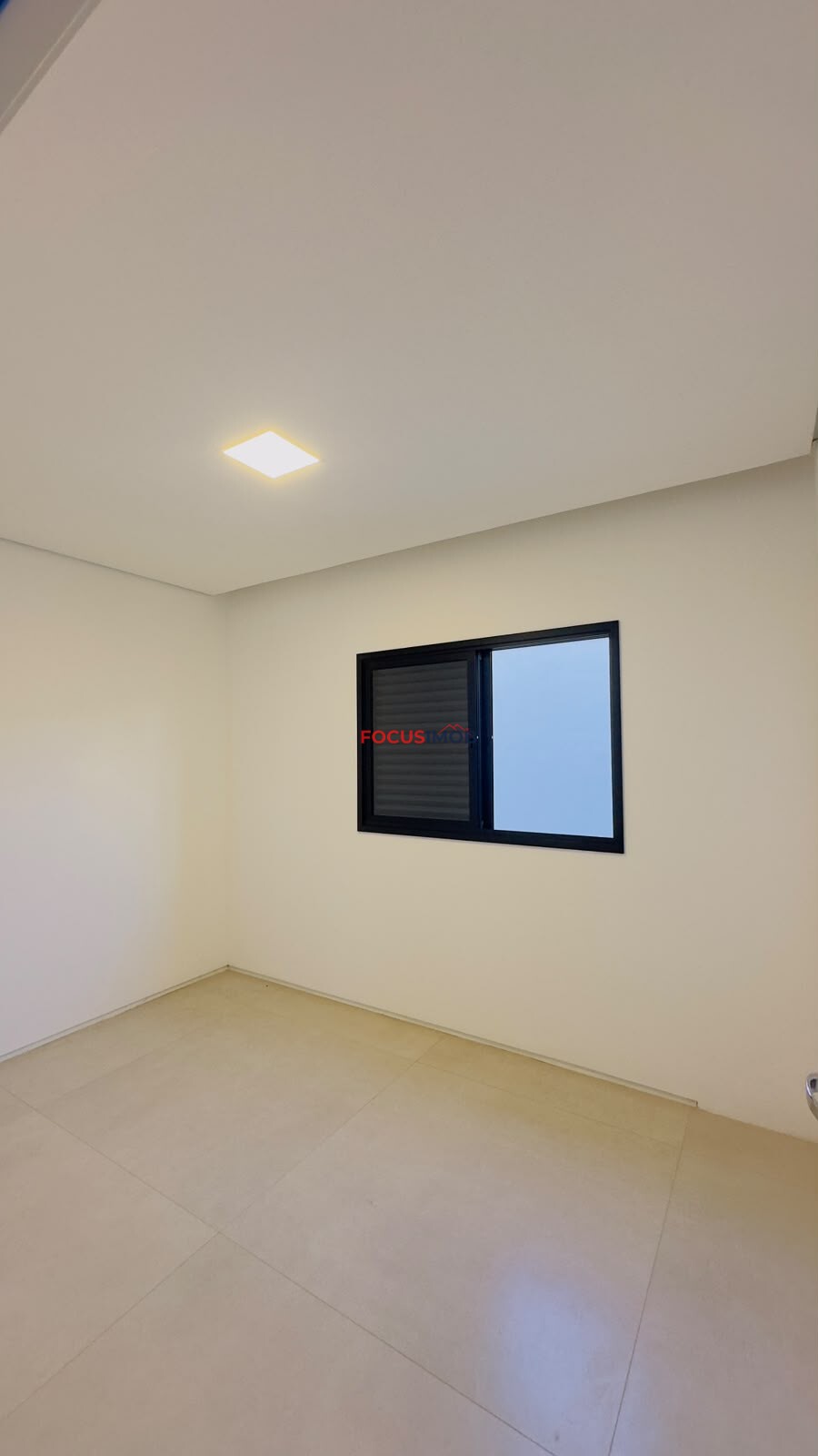 Foco em Conforto e Família: Seu Novo Lar no Jardim Pinheiros: Casa Nova com 3 Quartos, 2 Banheiros e Garagem