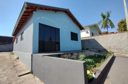 Casa Nova - Bairro Bandeirantes- 2 Dormitórios