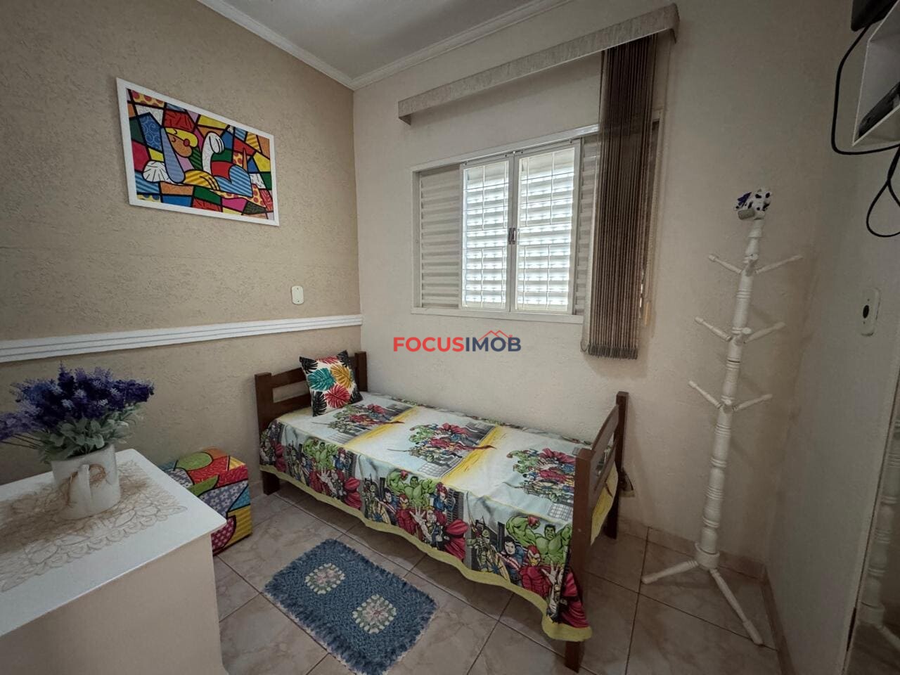 Casa Ampla à Venda com 3 Quartos e Terreno de 300 m²