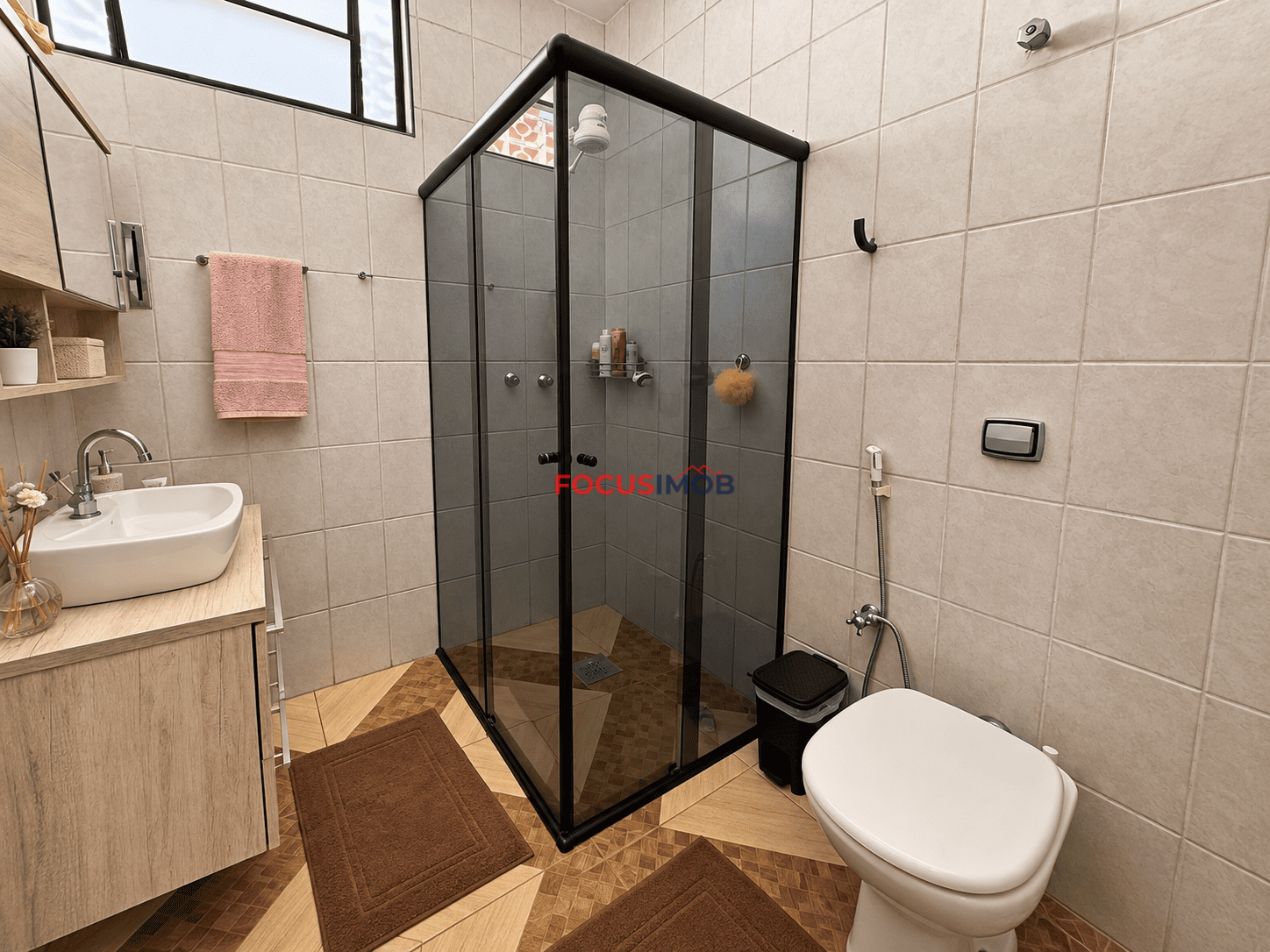 Casa com 3 Quartos, Closet e Garagem para 3 Carros – Jardim Itacolomy