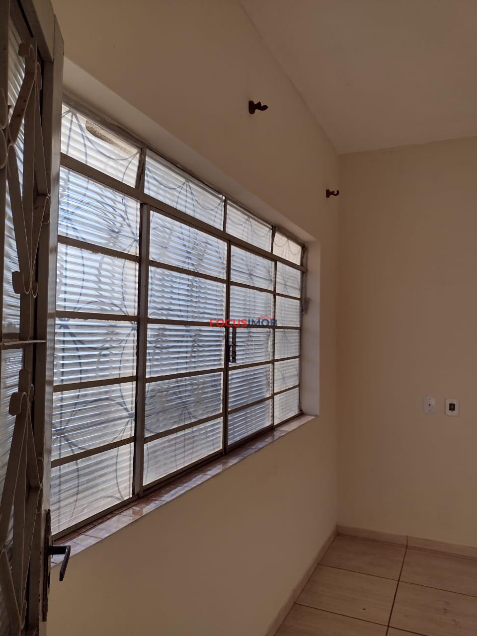 Casa na Vila São Carlos -Mogi Guaçu com edícula .