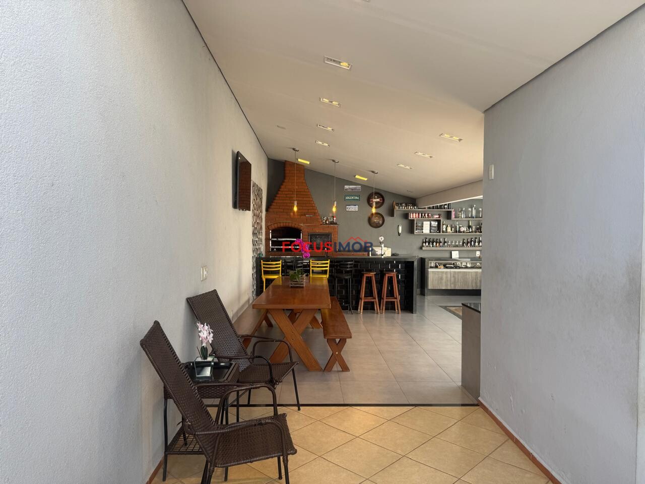 LINDA CASA COM PISCINA À VENDA – JARDIM CASA GRANDE | MOGI GUAÇU/SP