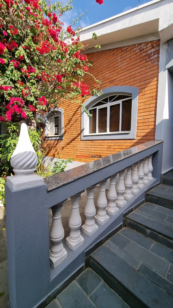 Excelente Imóvel com 3 Dormitórios Próximo ao Centro, Completa com Espaço Gourmet e Quintal
