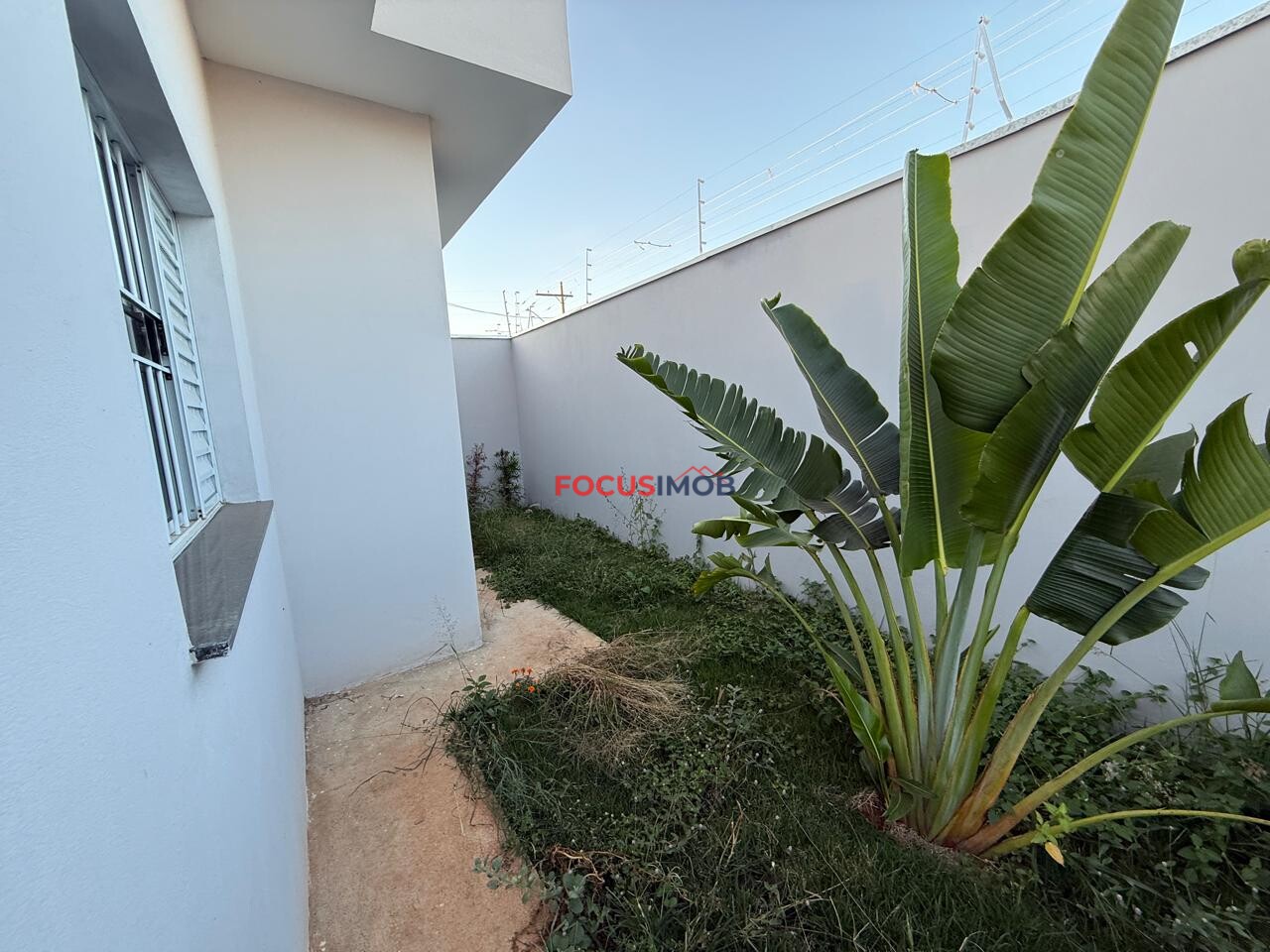 Casa Moderna no Jd. Esplanada | 3 Dormitórios (1 Suíte) a 5 Minutos do Centro
