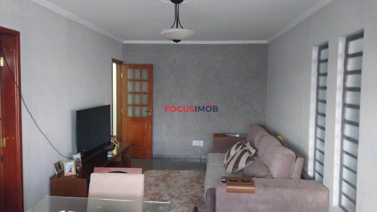 Casa no bairro Cambuí - Mogi Guaçu - 3 Dormitórios