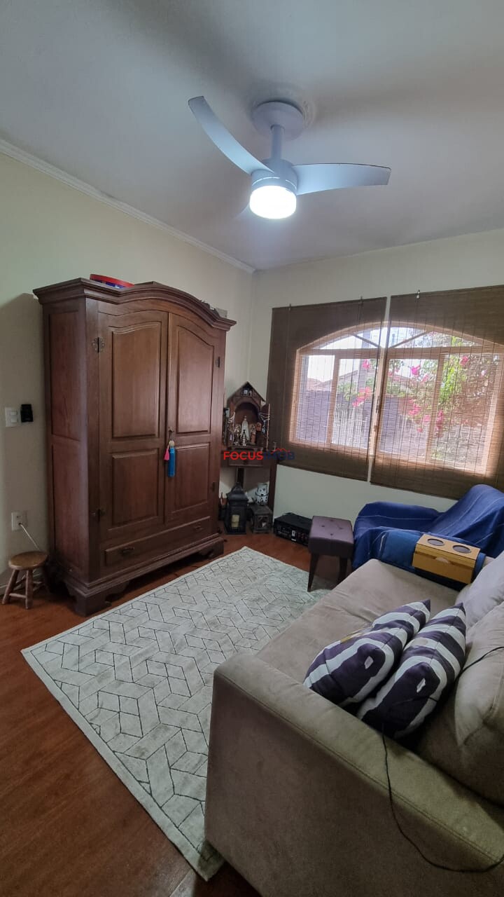 Excelente Imóvel com 3 Dormitórios Próximo ao Centro, Completa com Espaço Gourmet e Quintal