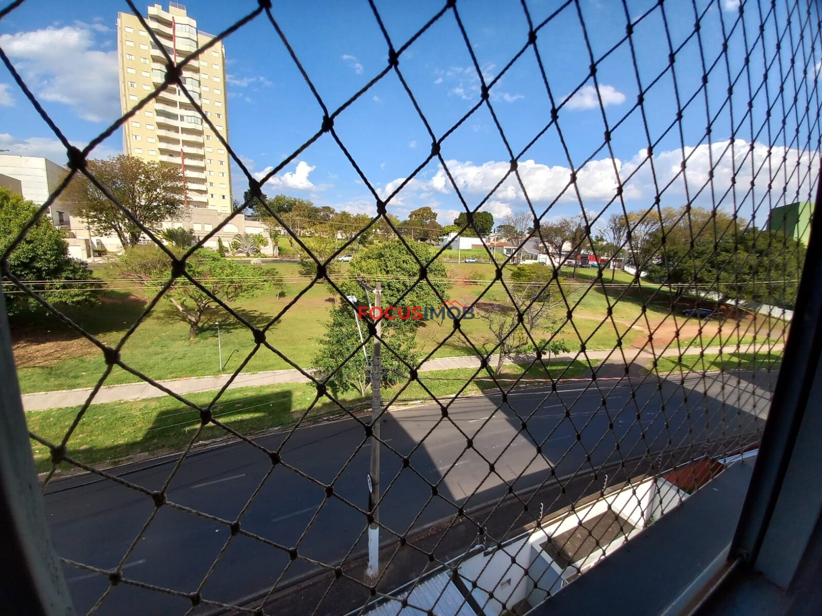 APARTAMENTO À VENDA – CONDOMÍNIO PORTAL DAS PEDRAS | FRENTE PARA AVENIDA- MOGI GUAÇU