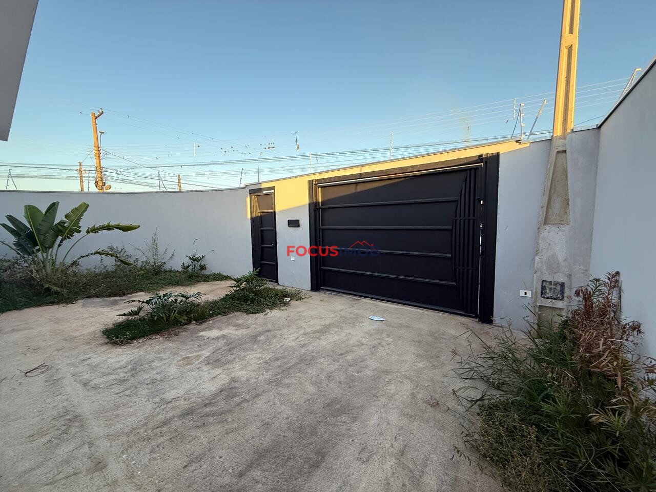 Casa Moderna no Jd. Esplanada | 3 Dormitórios (1 Suíte) a 5 Minutos do Centro
