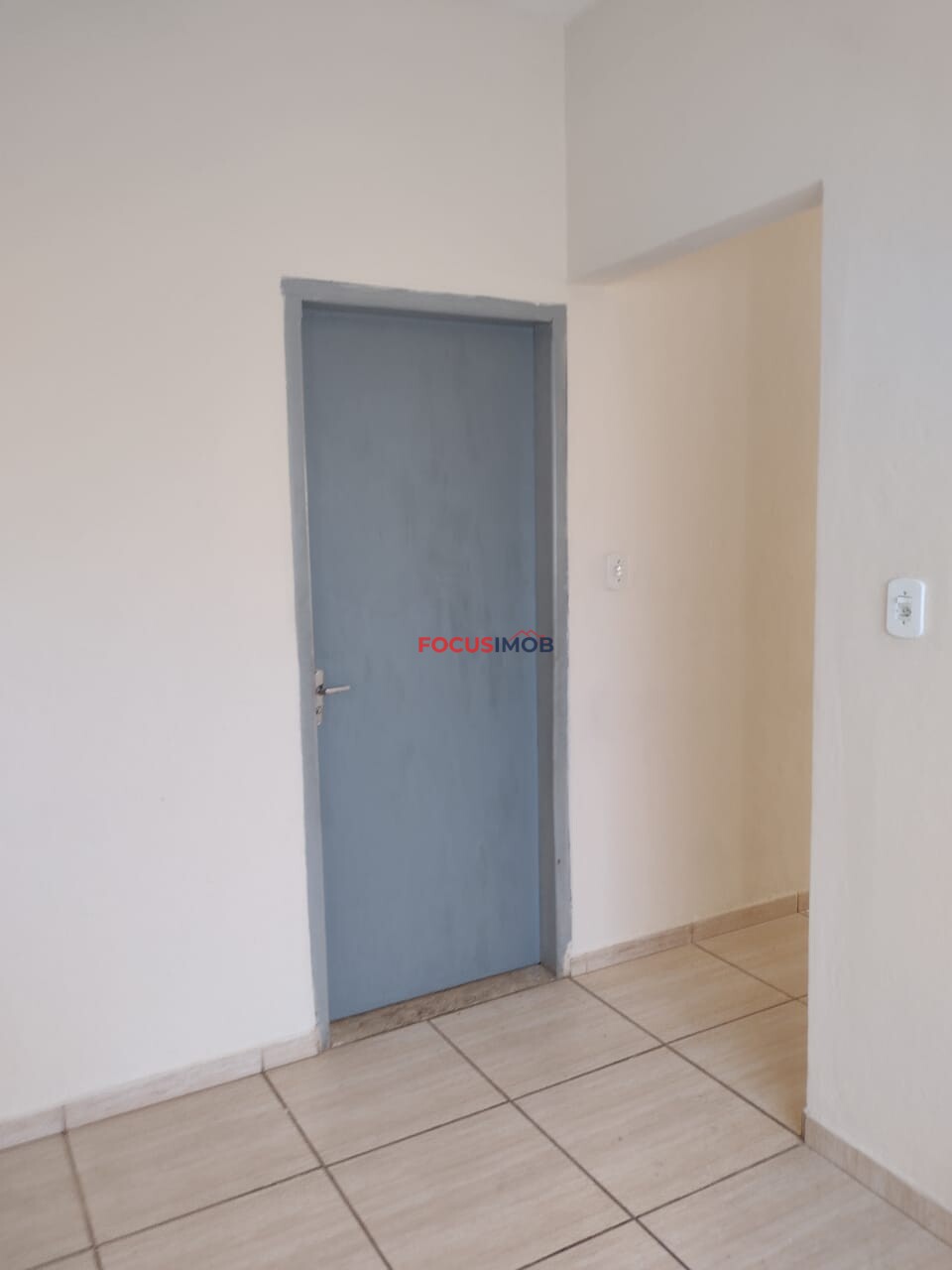 Casa na Vila São Carlos -Mogi Guaçu com edícula .