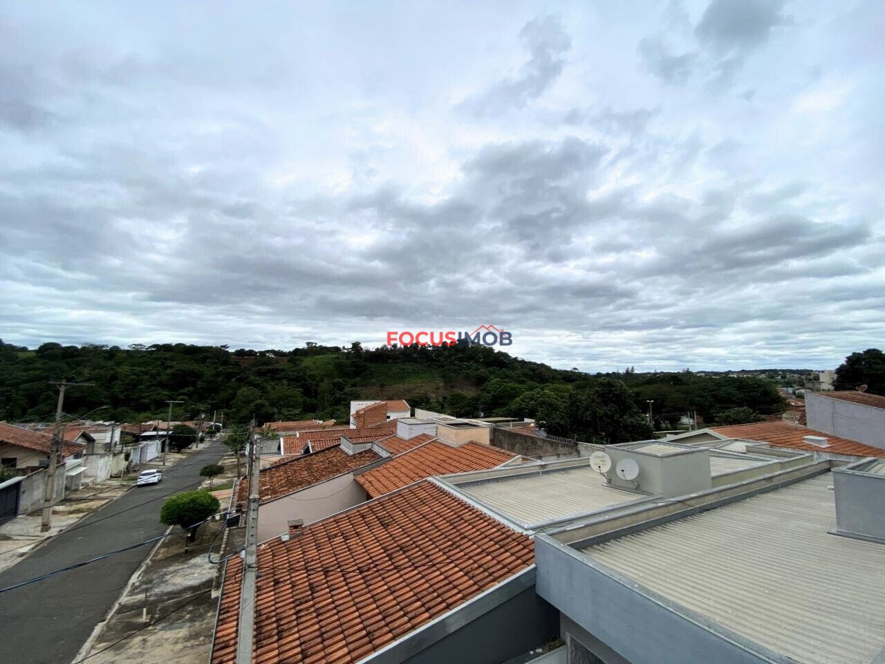 🏡 Linda Casa com Varanda para Locação no Santa Madalena - Mogi Guaçu