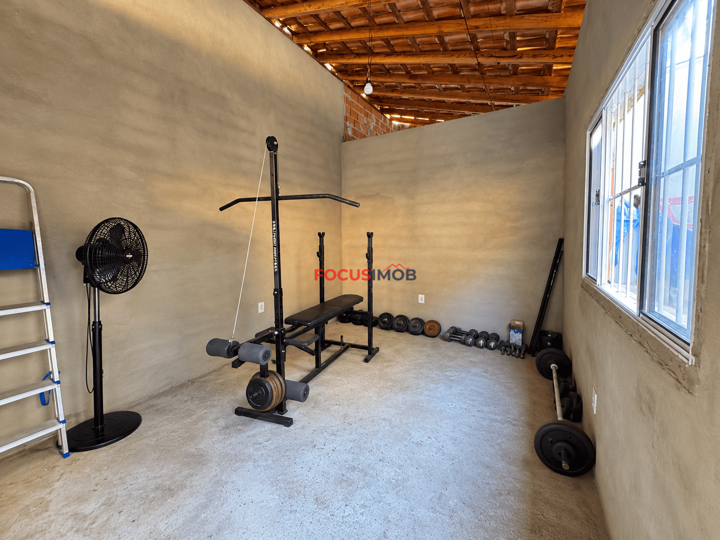 Casa à Venda no Jardim Canaã II – 2 Dormitórios, Quintal e Garagem com Portão Automático – Mogi Guaçu/SP